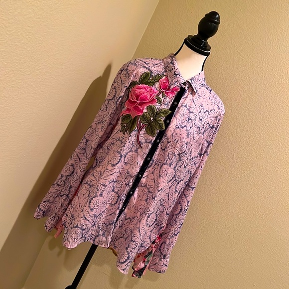 Aratta Tops - Floral Button down shirt